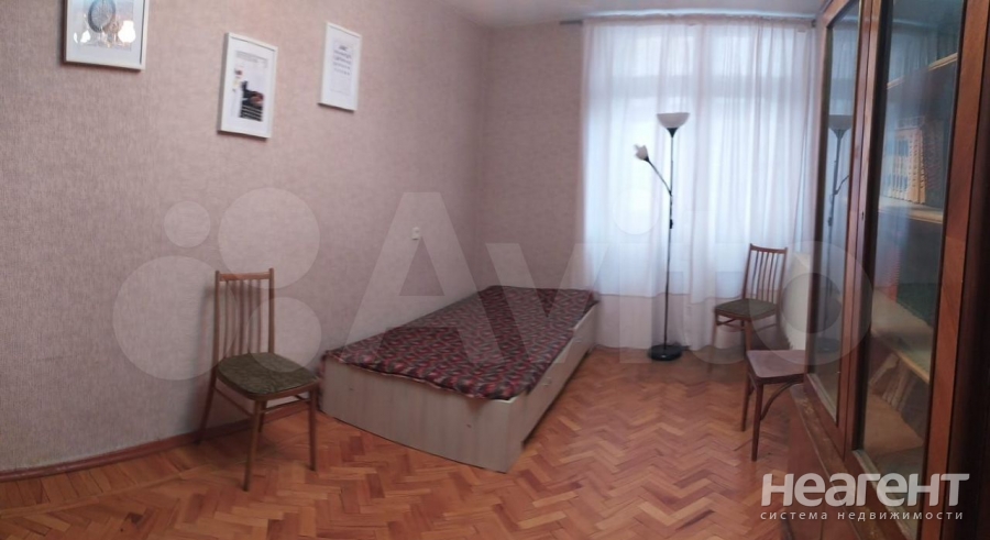 Продается Многокомнатная квартира, 90 м²