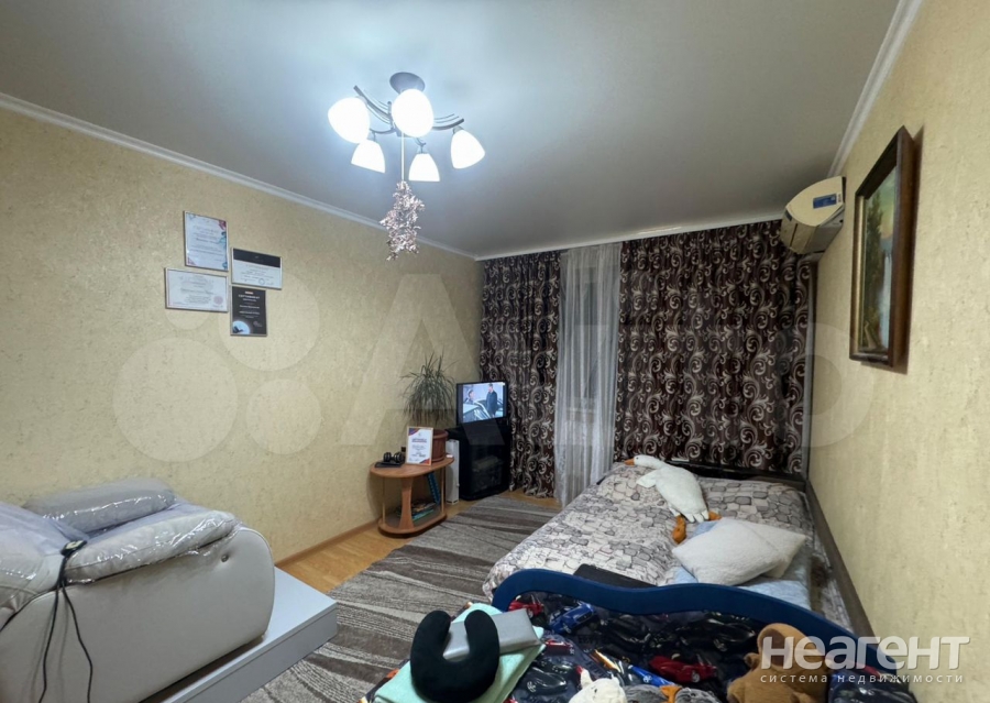 Продается 1-комнатная квартира, 37 м²