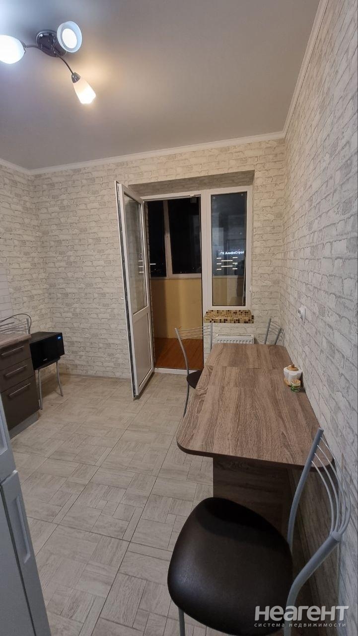 Сдается 1-комнатная квартира, 39 м²