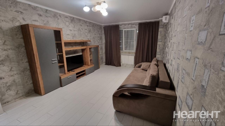 Сдается 1-комнатная квартира, 39 м²