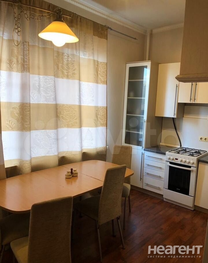 Сдается 2-х комнатная квартира, 70 м²