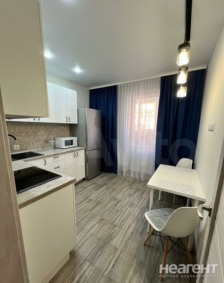 Продается 1-комнатная квартира, 36 м²