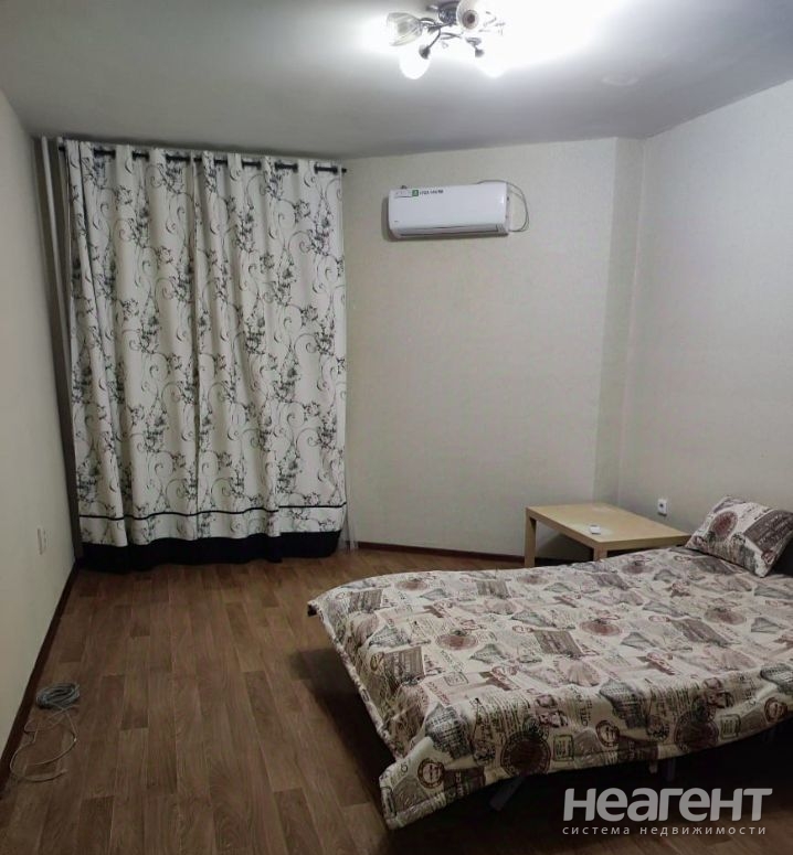 Сдается 1-комнатная квартира, 42 м²