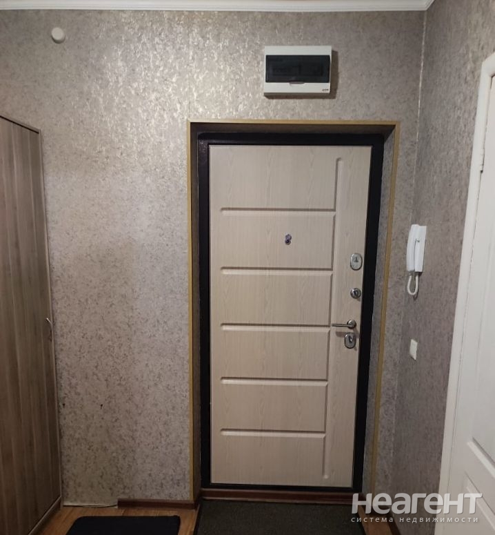 Сдается 1-комнатная квартира, 42 м²