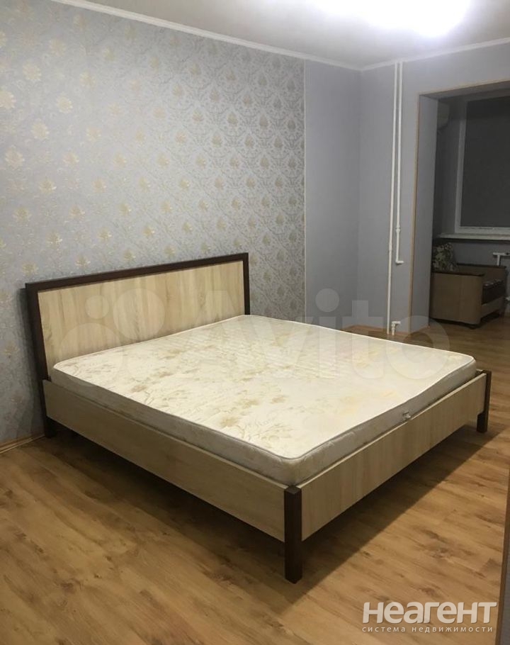 Продается 1-комнатная квартира, 36 м²