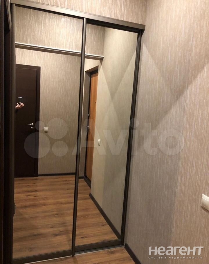 Продается 1-комнатная квартира, 37 м²