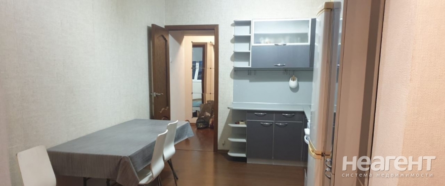 Сдается 2-х комнатная квартира, 61 м²