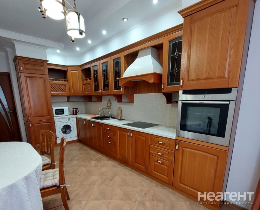 Сдается 2-х комнатная квартира, 74 м²