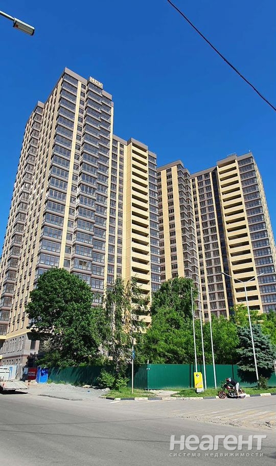 Продается 1-комнатная квартира, 35 м²