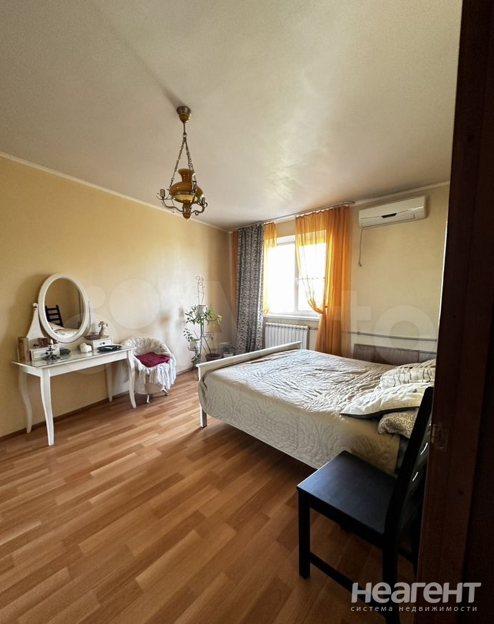 Продается Многокомнатная квартира, 97 м²