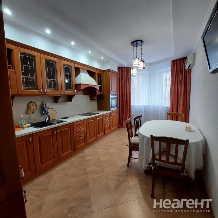 Сдается 2-х комнатная квартира, 74 м²