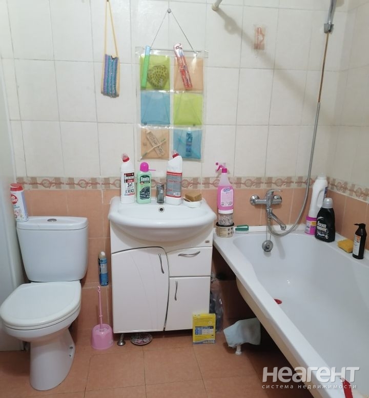 Продается 1-комнатная квартира, 42 м²