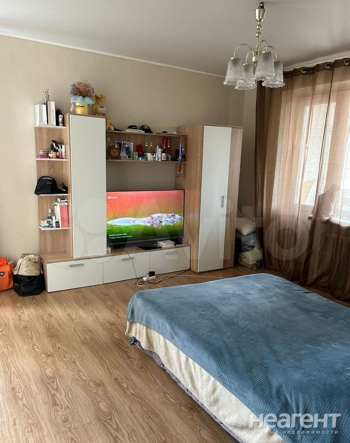 Продается 1-комнатная квартира, 35 м²