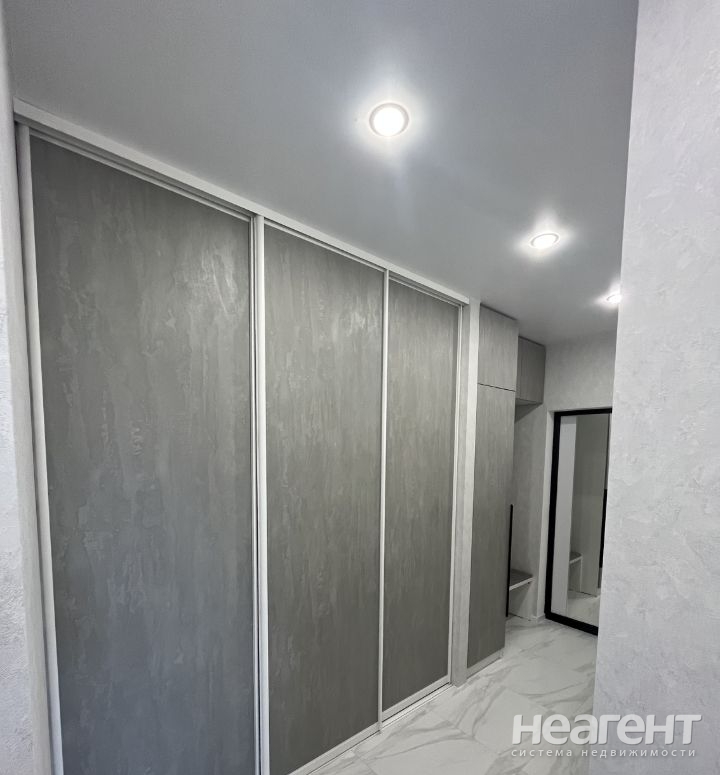 Продается 1-комнатная квартира, 44 м²