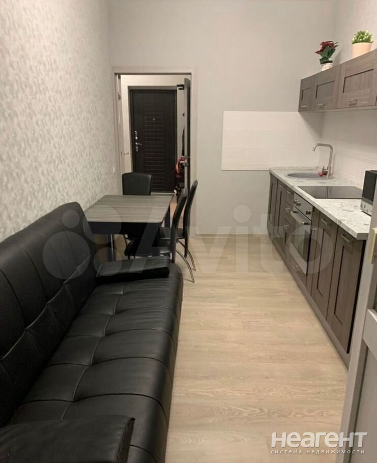 Продается 1-комнатная квартира, 43 м²