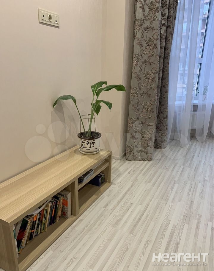 Продается 1-комнатная квартира, 43 м²