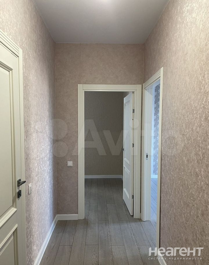 Продается 1-комнатная квартира, 38 м²