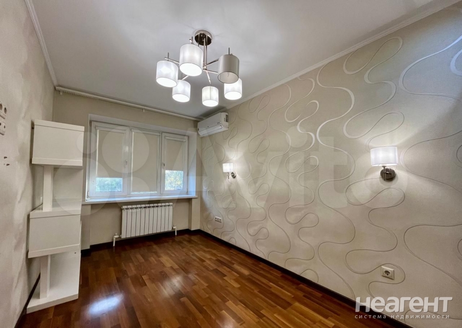 Продается 3-х комнатная квартира, 63 м²