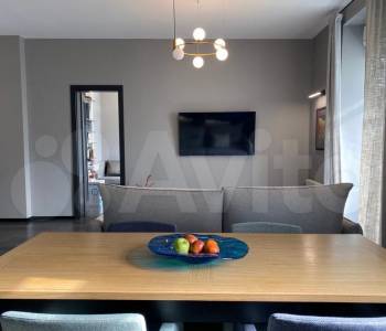 Продается 1-комнатная квартира, 90 м²