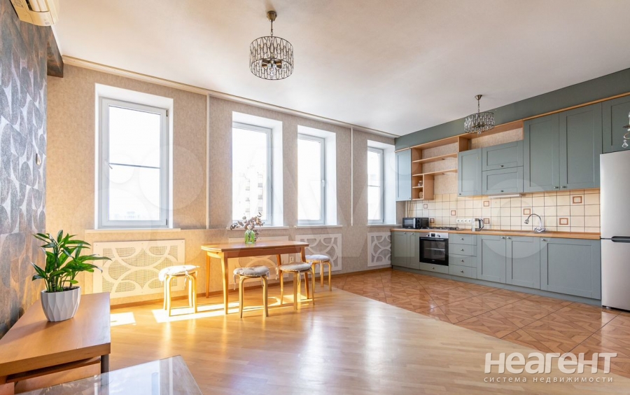 Сдается 1-комнатная квартира, 80 м²