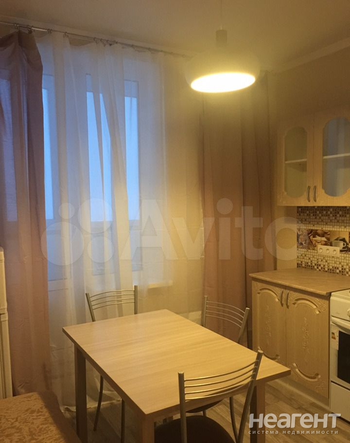 Продается 1-комнатная квартира, 37 м²