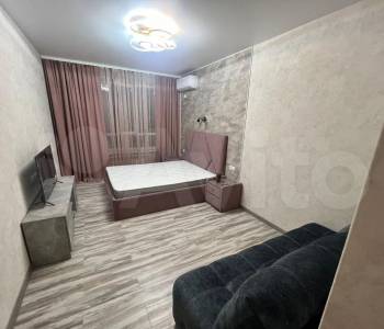 Продается 1-комнатная квартира, 43 м²