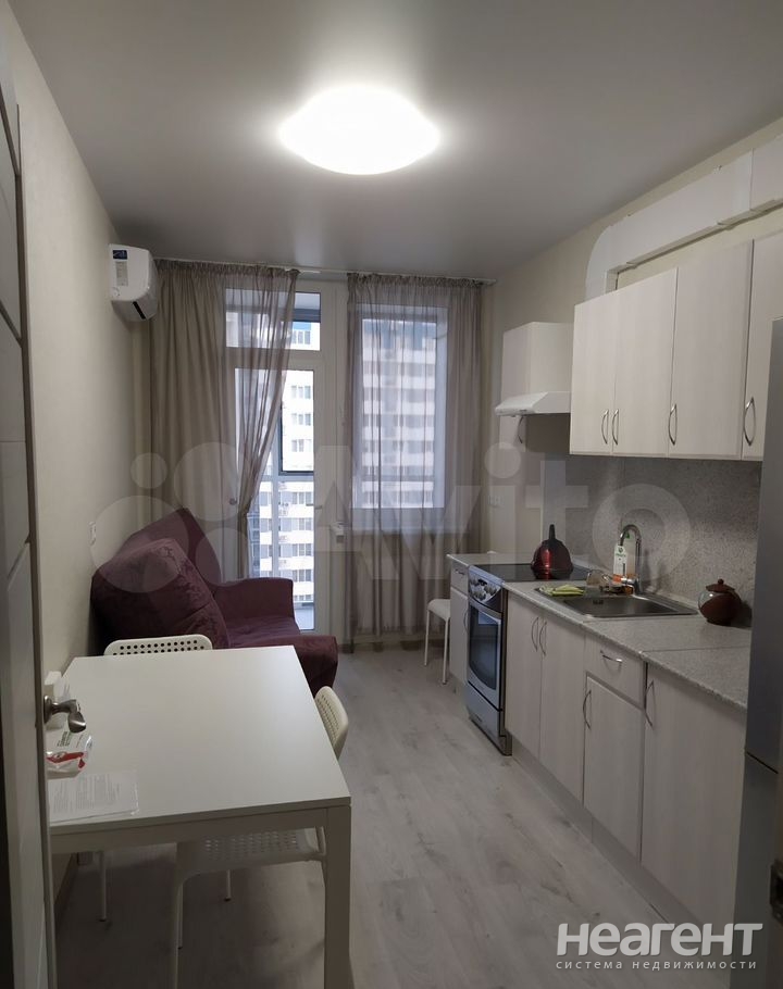 Сдается 1-комнатная квартира, 41 м²