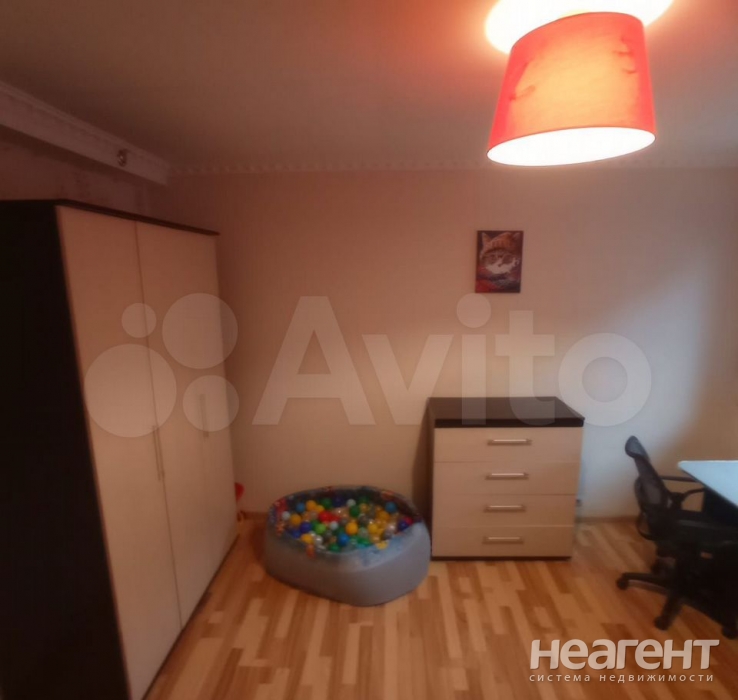 Сдается Многокомнатная квартира, 80 м²