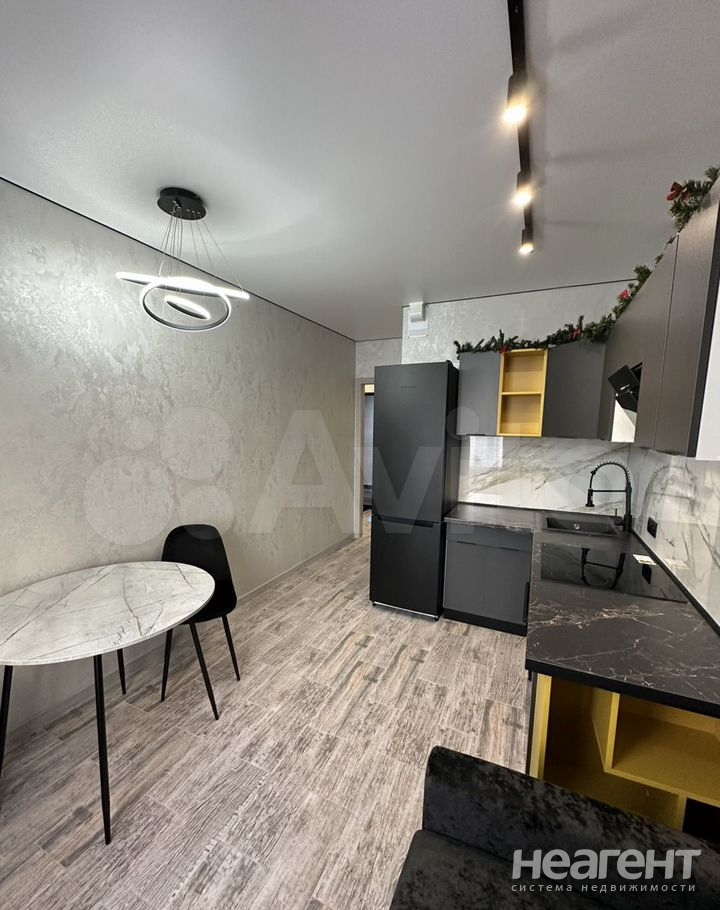 Продается 1-комнатная квартира, 35 м²