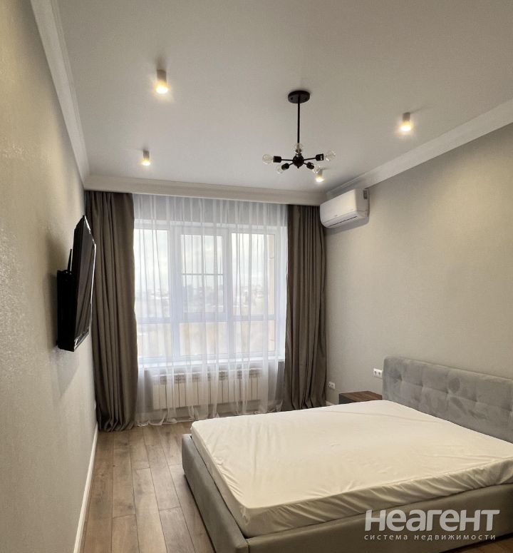 Сдается 1-комнатная квартира, 43 м²