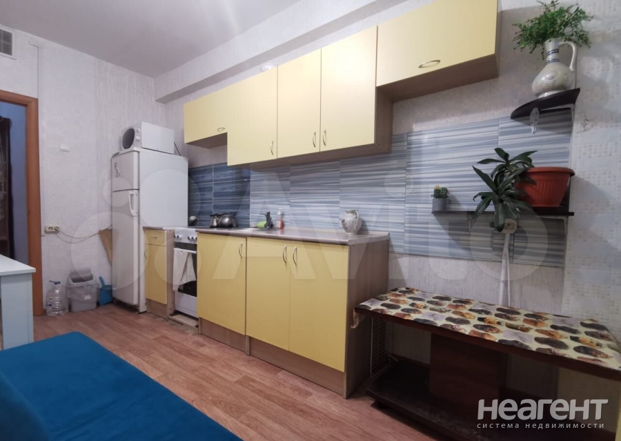 Сдается 1-комнатная квартира, 42 м²