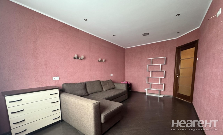 Сдается 1-комнатная квартира, 37 м²