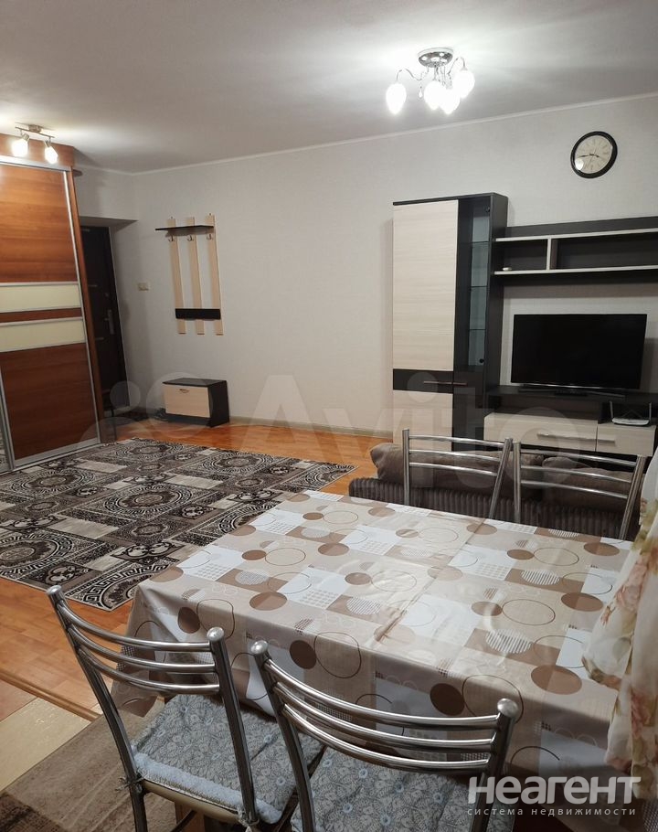 Сдается 1-комнатная квартира, 38 м²