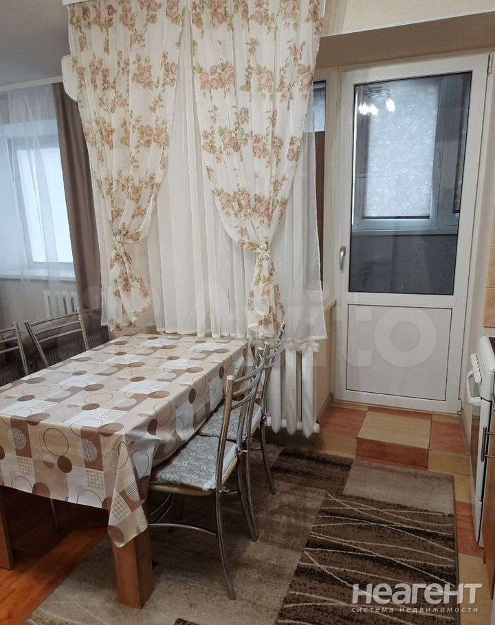 Сдается 1-комнатная квартира, 38 м²