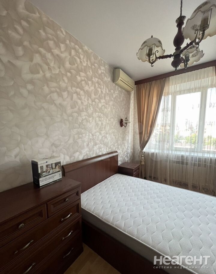 Сдается 2-х комнатная квартира, 102 м²