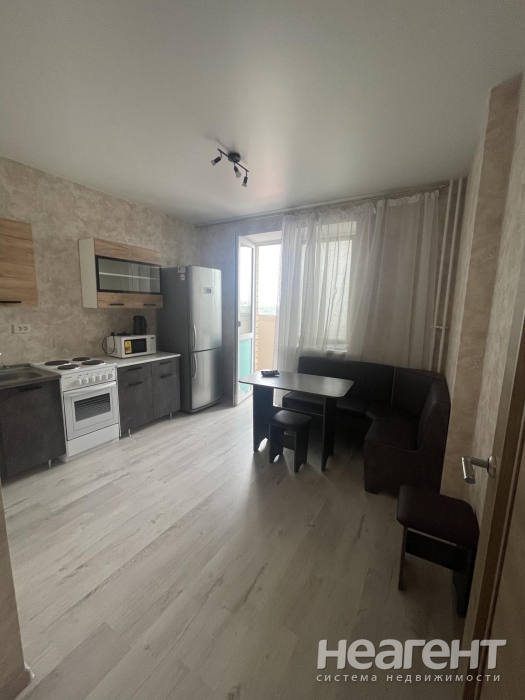 Сдается 1-комнатная квартира, 38 м²