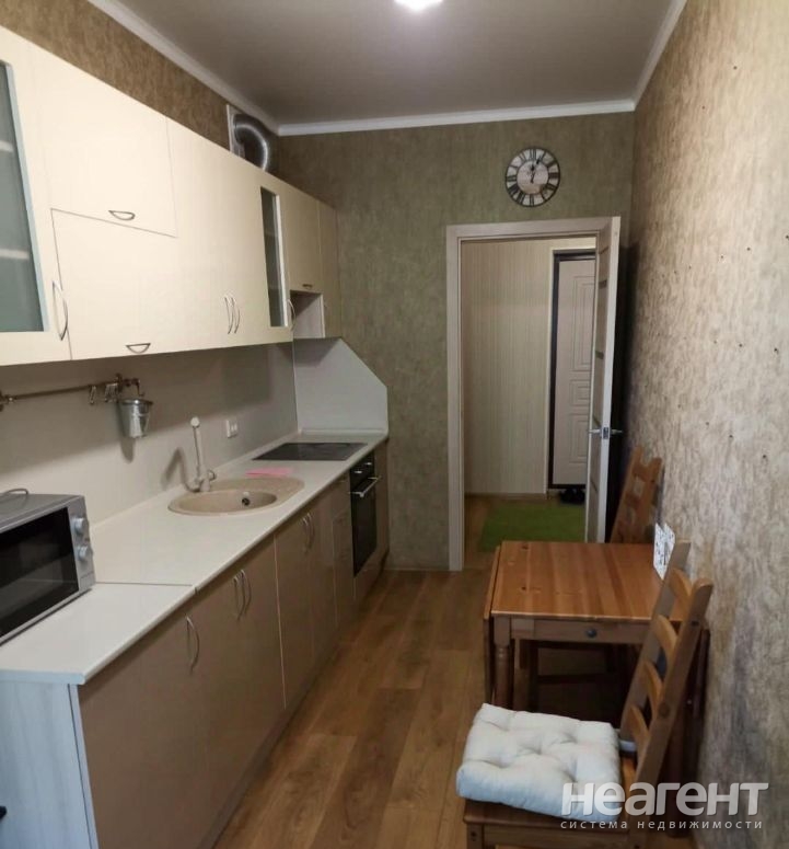 Сдается 1-комнатная квартира, 40 м²