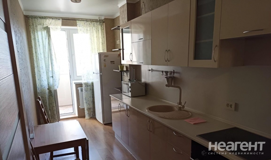 Сдается 1-комнатная квартира, 40 м²