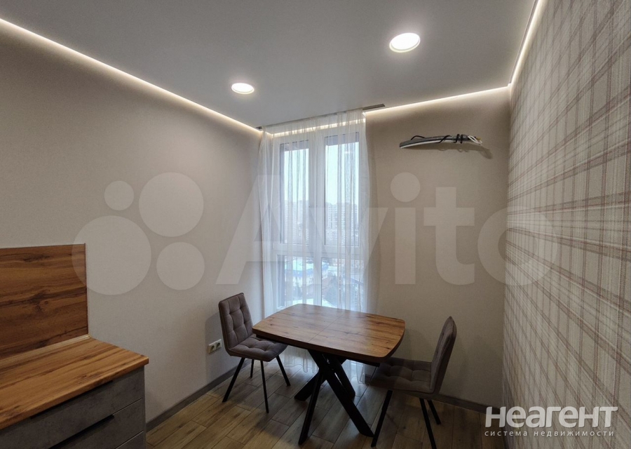 Сдается 1-комнатная квартира, 50 м²