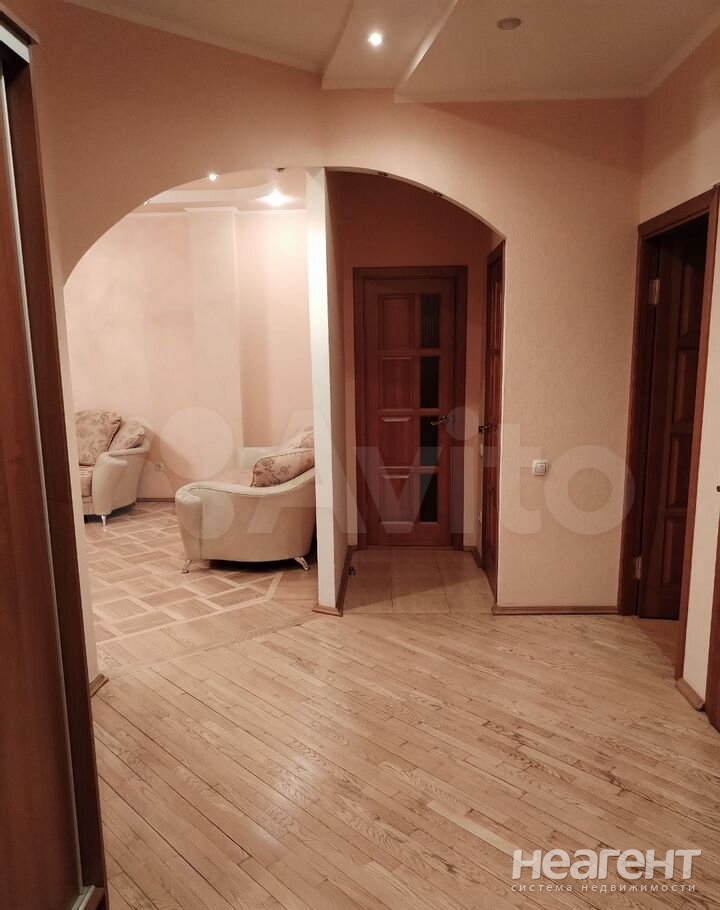 Сдается 2-х комнатная квартира, 78 м²