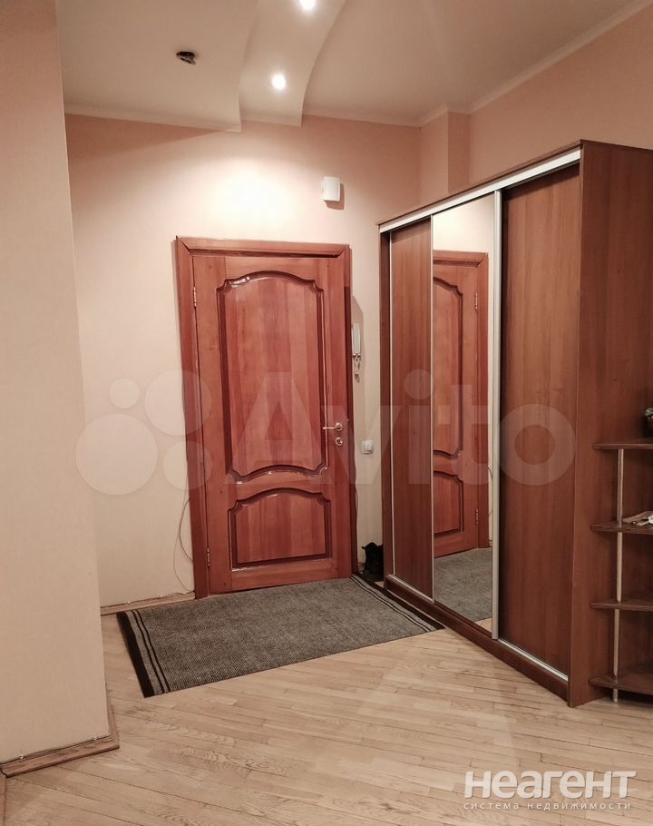 Сдается 2-х комнатная квартира, 78 м²