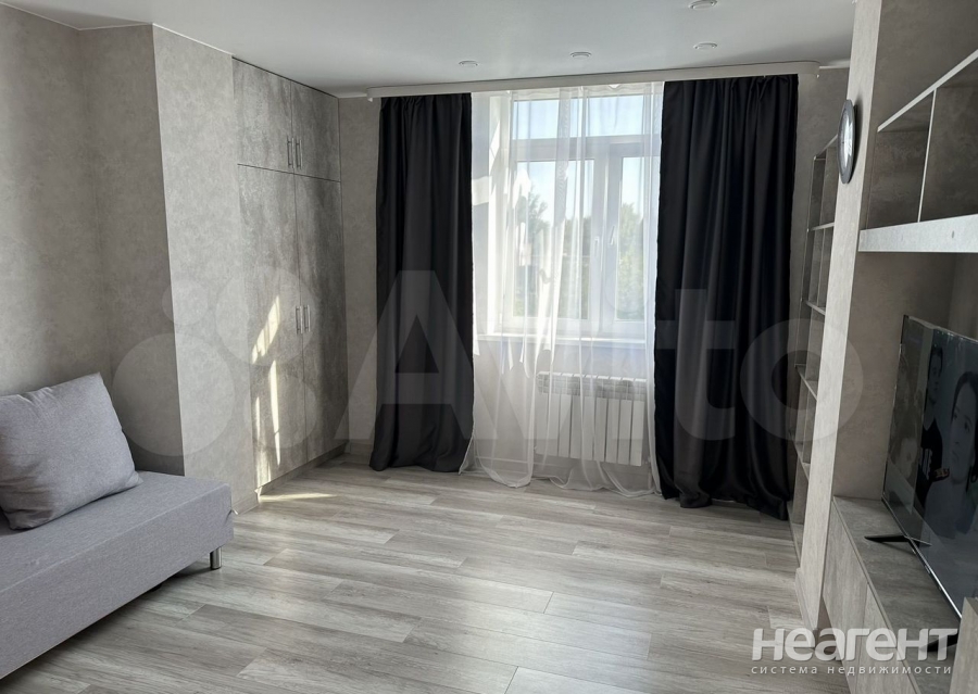 Сдается 1-комнатная квартира, 42 м²