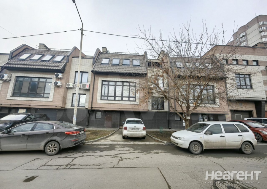 Сдается Нежилое помещение, 300 м²