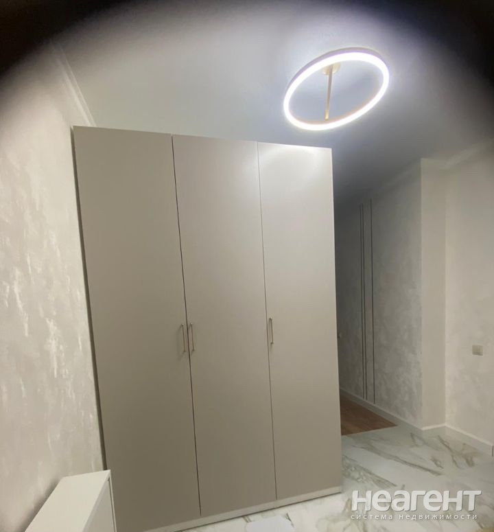 Сдается 1-комнатная квартира, 42 м²