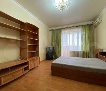 Сдается 2-х комнатная квартира, 76 м²