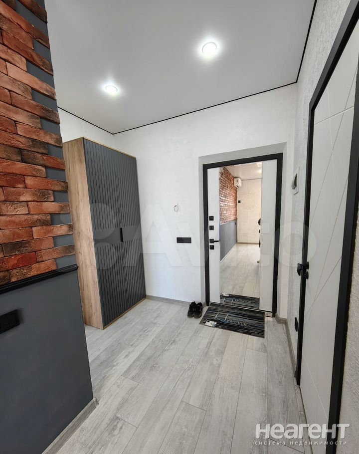 Продается 1-комнатная квартира, 35 м²