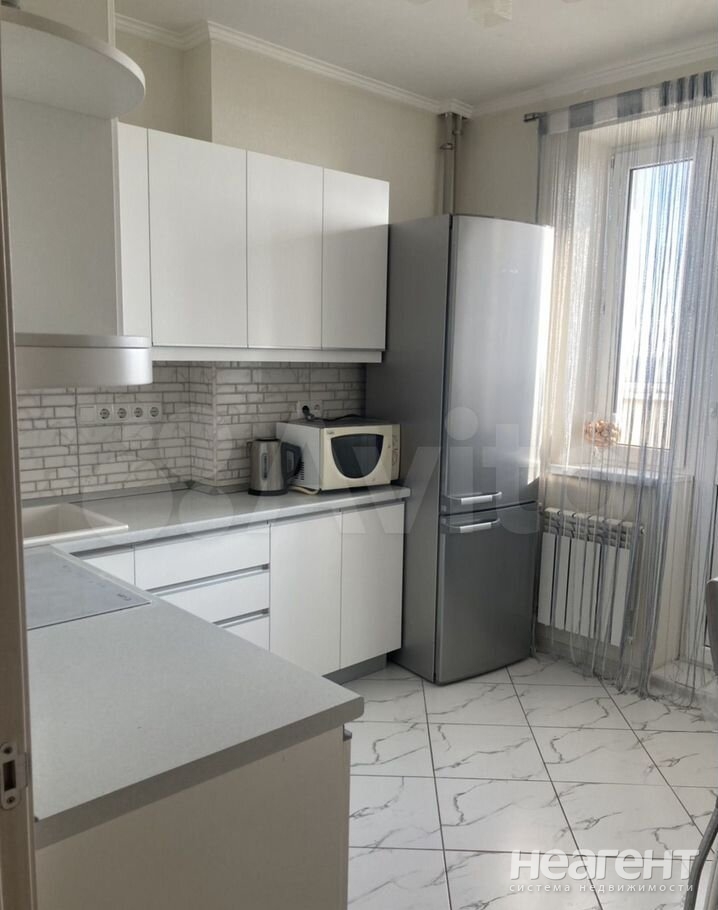 Сдается 1-комнатная квартира, 42 м²