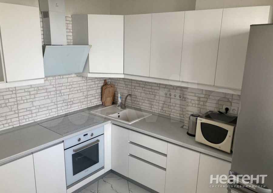 Сдается 1-комнатная квартира, 42 м²