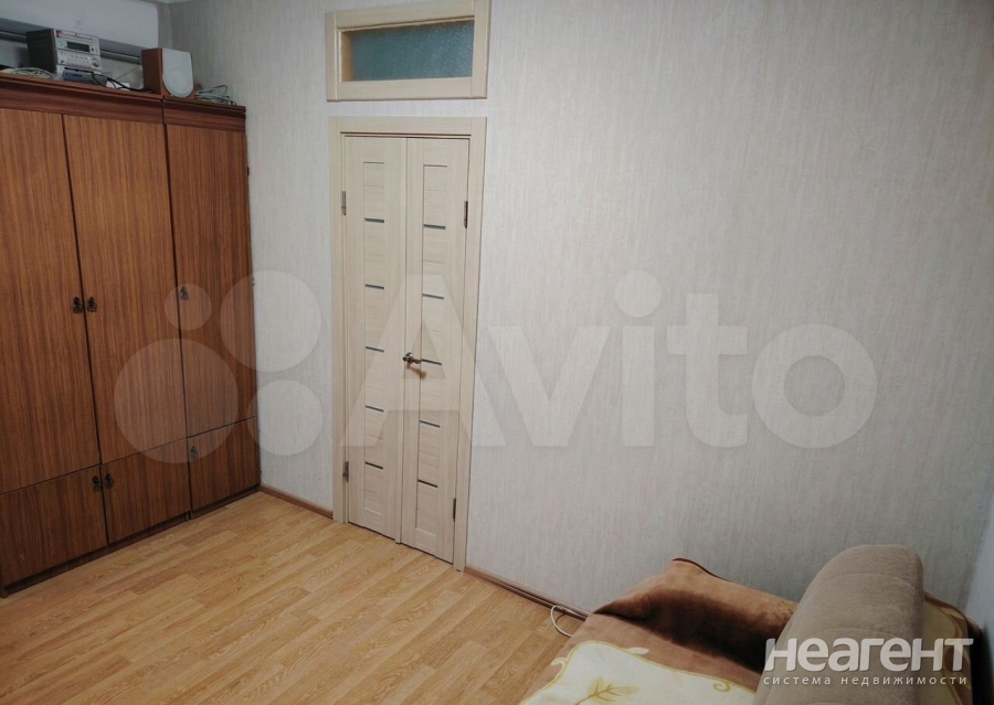 Продается 1-комнатная квартира, 42,7 м²