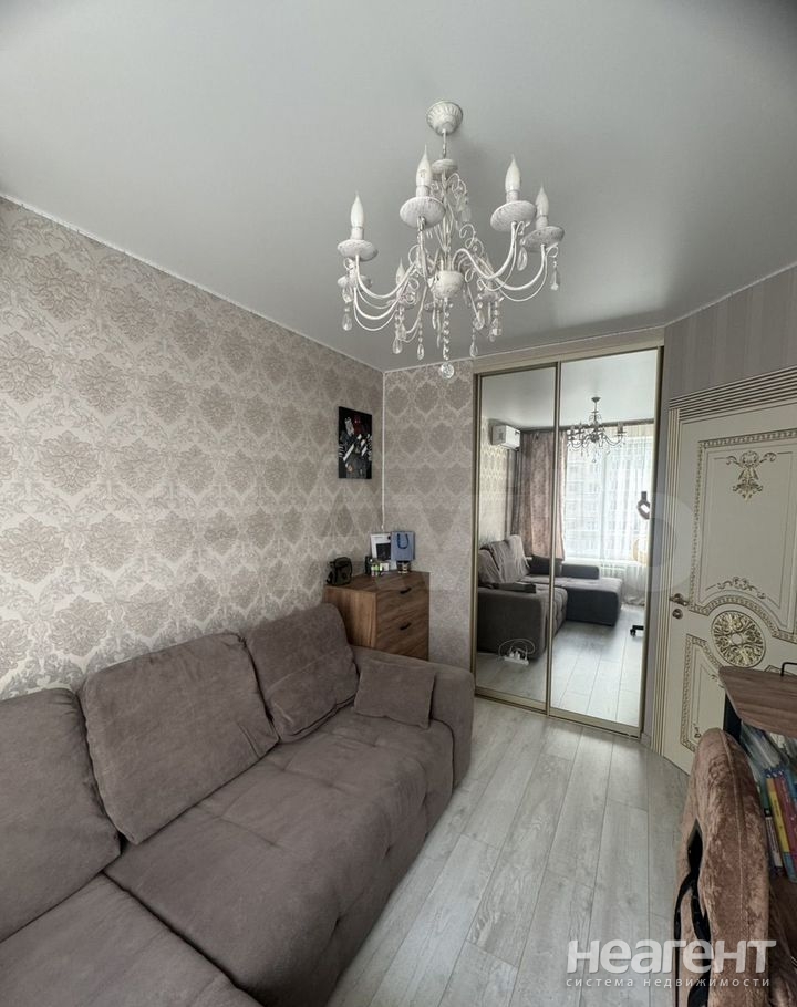 Продается 1-комнатная квартира, 32 м²